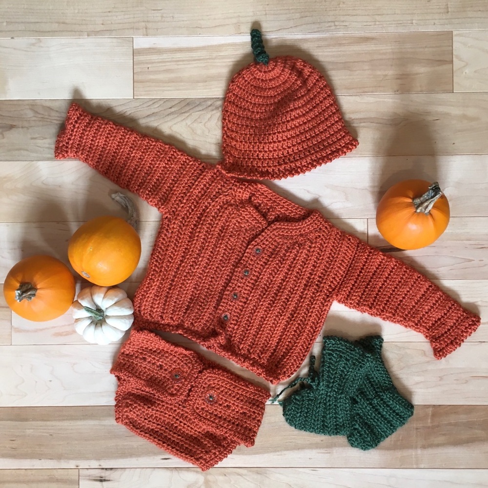 Hand knit baby pumpkin set